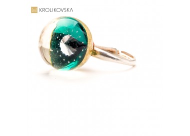 Kolczyki z żywicy z cyrkonią – ozdoba w jesiennym klimacie