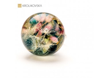 Pierścionek z żywicy z wrzosem – ozdoba w jesiennym klimacie