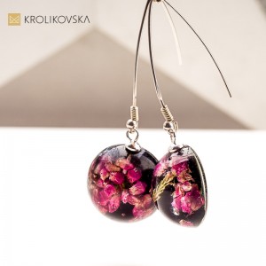 Kolczyki z żywicy z wrzosem – unikatowa ozdoba na co dzień1