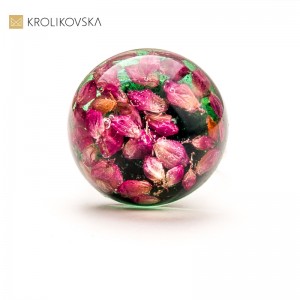 Ręcznie wykonana biżuteria z żywicy – dla miłośniczek natury i designu.1