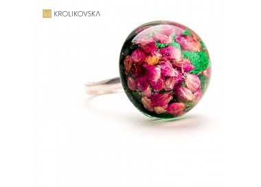 Ręcznie wykonana biżuteria z żywicy – dla miłośniczek natury i designu.