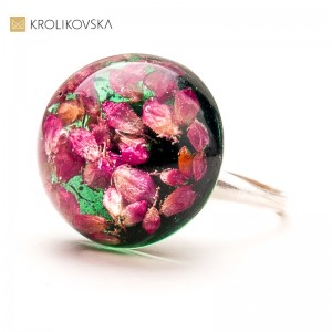 Ręcznie wykonana biżuteria z żywicy – dla miłośniczek natury i designu.