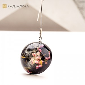 Naturalna biżuteria z żywicy – wyjątkowy akcent w Twoim stylu.1