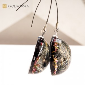 Biżuteria artystyczna handmade z żywicy – dla kobiet kochających naturę.