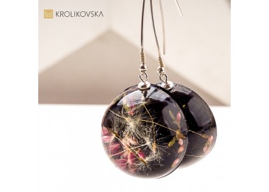 Biżuteria artystyczna handmade z żywicy – dla kobiet kochających naturę.
