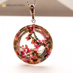 Biżuteria z żywicy z kwiatami – prezent dla żony, mamy, przyjaciółki.1