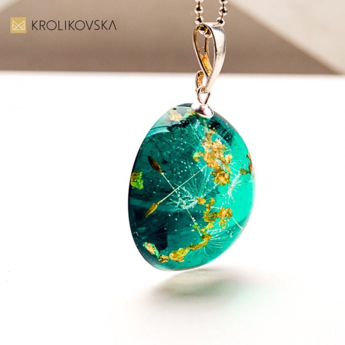 Biżuteria z żywicy handmade – wyjątkowy dodatek dla każdej kobiety.