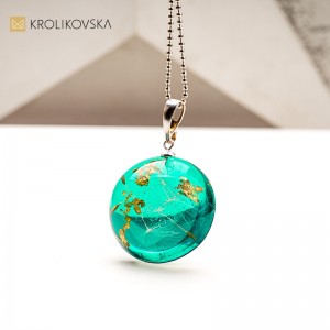 Biżuteria z żywicy handmade – wyjątkowy dodatek dla każdej kobiety.