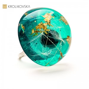 Biżuteria z żywicy z listkiem – symbol natury i kobiecości.1