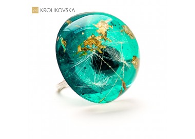 Biżuteria z żywicy z listkiem – symbol natury i kobiecości.1