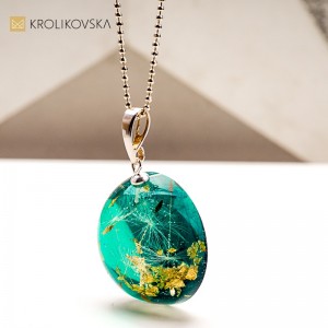 Ręcznie robiona biżuteria z żywicy – wyjątkowy prezent z duszą.1