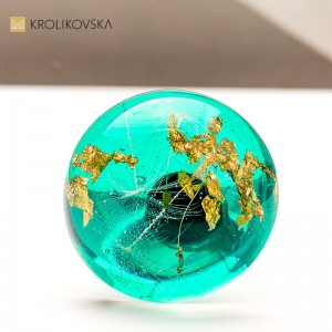 Pierścionek z żywicy z dmuchawcami – unikatowa biżuteria handmade1