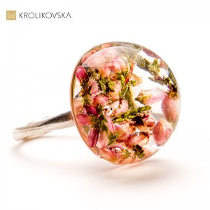 Biżuteria handmade z kwiatami – lekka, subtelna i wyjątkowa.