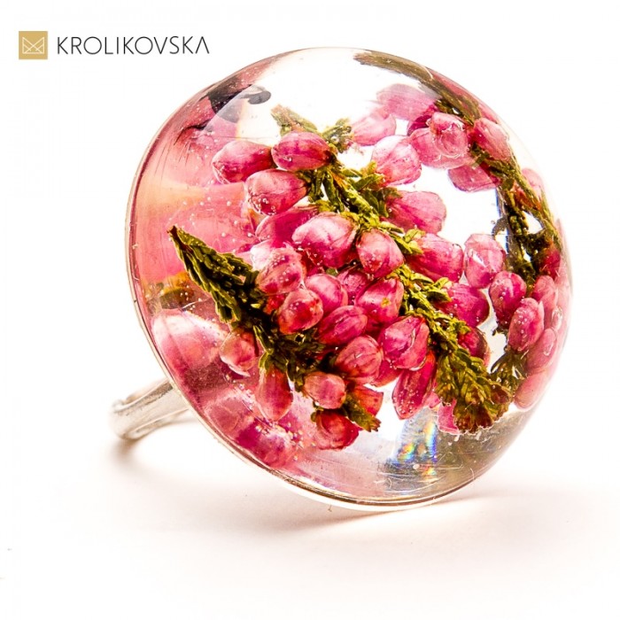 Biżuteria z natury – elegancki detal w stylu slow life.