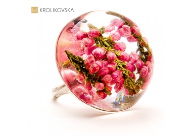 Biżuteria z natury – elegancki detal w stylu slow life.
