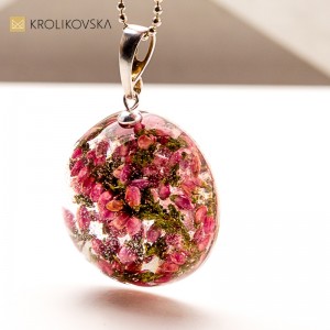 Ręcznie wykonana biżuteria z żywicy – polski design z duszą. Ręcznie wykonana biżuteria z żywicy – polski design z duszą.