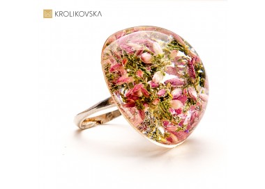Biżuteria z żywicy inspirowana ogrodem – unikatowy styl dla niej.