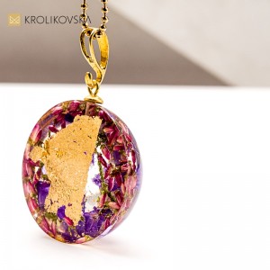 Biżuteria z żywicy z kwiatami – sztuka natury w wyjątkowej formie. Biżuteria z żywicy z kwiatami – sztuka natury w wyjątkowej formie.