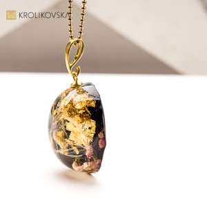 Naturalna biżuteria z żywicy – unikat z roślin na Święta Bożego Narodzenia.1