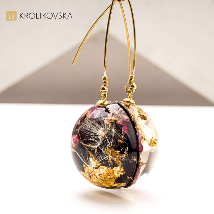 Komplet biżuterii z żywicy z kwiatami – prezent świąteczny handmade.