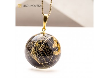 Naszyjnik z żywicy inspirowany zimowym ogrodem – prezent handmade