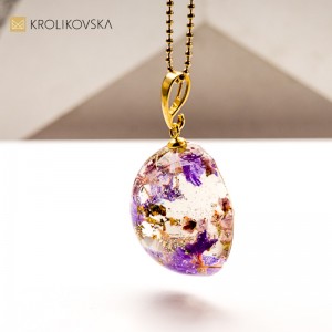 Naszyjnik z zatopionym wrzosem – naturalny urok Bożego Narodzenia.