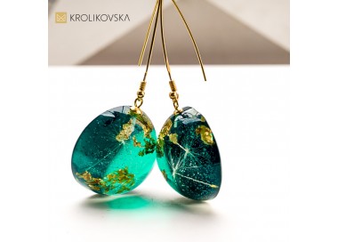 Kolczyki z żywicy – prezent dla ukochanej kobiety.