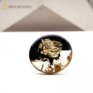 Pierścionek – sztuka noszona na dłoni.1