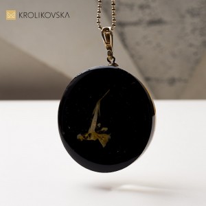 Biżuteria handmade z grafiką– wyjątkowa w każdym detalu.