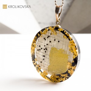 Ręcznie wykonana biżuteria z żywicy – polski design z duszą.