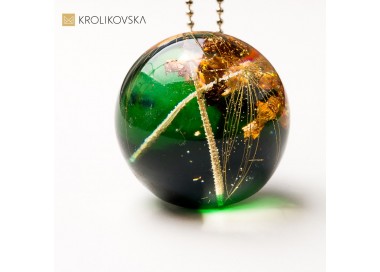 Naszyjnik z żywicy– biżuteria z naturą.