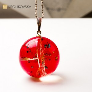 Naszyjnik z żywicy– biżuteria z naturą.2