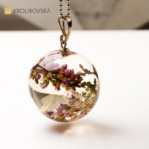 Naszyjnik z naturą – elegancka biżuteria dla niej.
