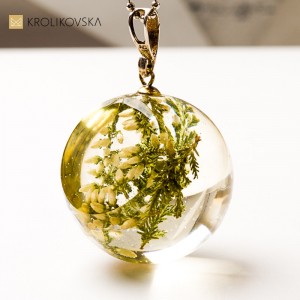 Naszyjnik z kwiatami i wrzosem – prezent dla kobiety z klasą.