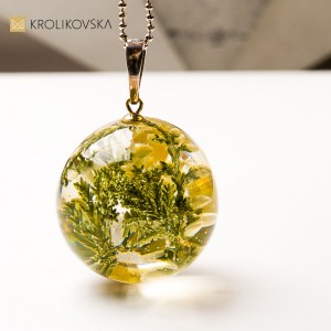 Naszyjnik z kwiatami i wrzosem – prezent dla kobiety z klasą.