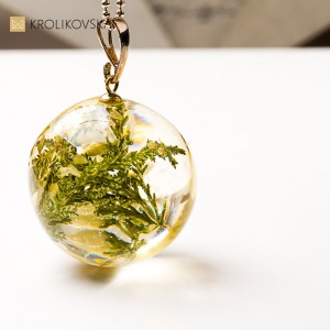 Naszyjnik z kwiatami i wrzosem – prezent dla kobiety z klasą.