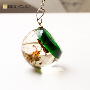 Naszyjnik dla kobiety – stylowy dodatek inspirowany naturą.1