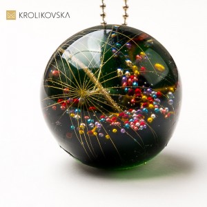 Biżuteria na rocznicę – naszyjnik z przesłaniem dla ukochanej.