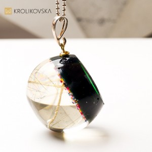 Biżuteria na rocznicę – naszyjnik z przesłaniem dla ukochanej.1