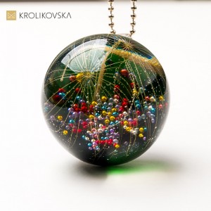 Prezent dla żony – delikatny naszyjnik symbol miłości.