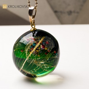 Biżuteria na święta prezent dla niej – elegancki naszyjnik inspirowany naturą.