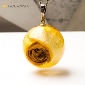 Biżuteria handmade prezent – naszyjnik z naturalnym motywem.