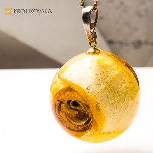 Biżuteria handmade prezent – naszyjnik z naturalnym motywem.