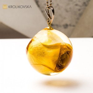 Biżuteria handmade prezent – naszyjnik z naturalnym motywem.