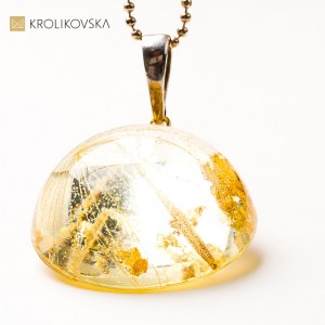 Biżuteria handmade prezent dla niej – naszyjnik z florą i stylem.1