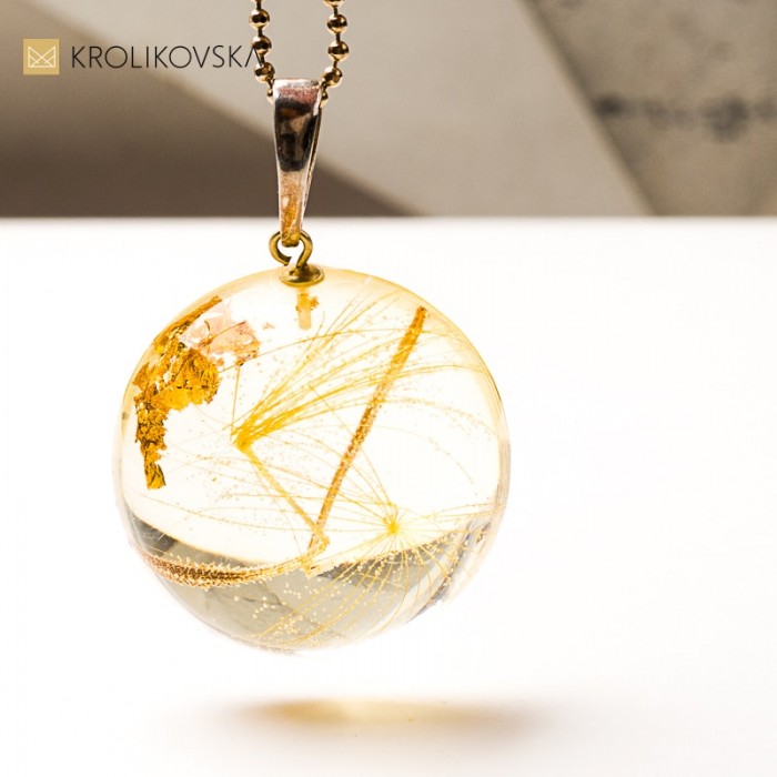 Biżuteria na święta prezent dla niej – elegancki naszyjnik inspirowany naturą.