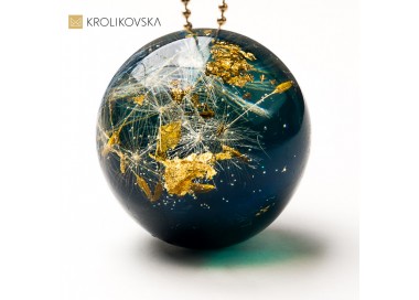 Naszyjnik dla mężczyzny prezent – subtelny motyw roślinny.