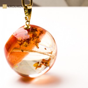 Naszyjnik, Kula Rośliny w Żywicy – Biżuteria Handmade.