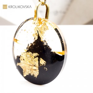 Naszyjnik Black & Gold – minimalistyczny naszyjnik czarno-złoty, idealny dodatek do każdej stylizacji.