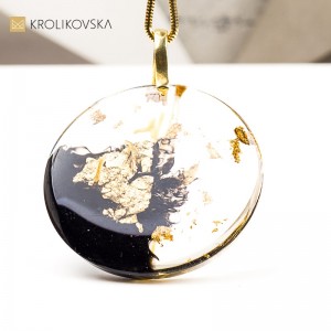 Naszyjnik Nesso– naszyjnik w stylu czarno-złotym z wyraźnym konturem1